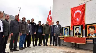 27 yıl önce şehit edilen öğretmenler, okullarında dualarla anıldı