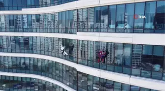 Hasta çocuklara film kahramanları ve konser sürprizi