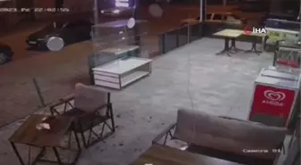 Samsunda otomobil dükkanın manav reyonuna girdi: 1 ağır, 2 yaralı