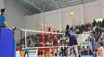 AXA Voleybol Efeler Ligi: TÜRŞAD: 0 Galatasaray: 3