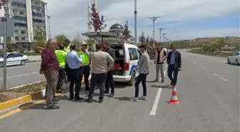 Belediye başkanı, makam aracıyla kaza yaptı