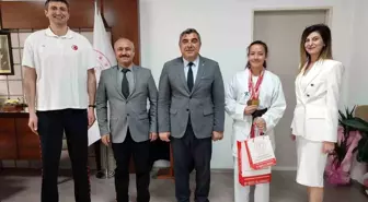 Karate bölge üçüncüsünden Müdür Sünnetci'ye ziyaret