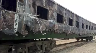 Pakistan'da Tren Yangını: 2 Ölü