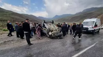 Hakkari'de takla atan araçta 5 kişi yaralandı