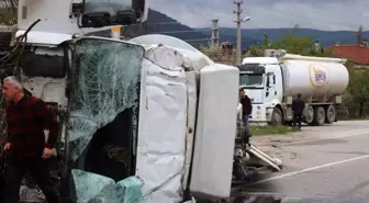 Sürücüsünün uyuyakaldığı iddia edilen Erpiliç kamyonu korku dolu anlar yaşattı: 1 yaralı