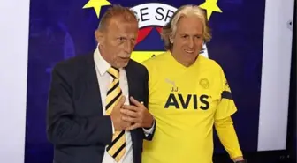 Fenerbahçe antrenmanını ziyaret eden efsane hoca Daum'dan takıma şampiyonluk konuşması