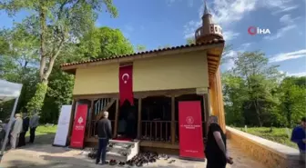 Restorasyonu tamamlanan 698 yıllık camide eller semaya açıldı