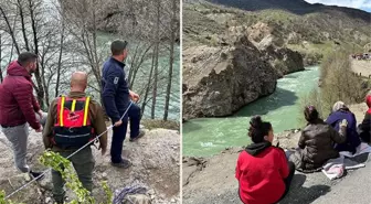 Tunceli'de Munzur Çayı'na uçan otomobil 11 gün sonra bulundu! Gençlerden haber yok