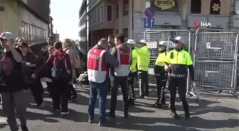 Türk-İş, Taksim'e çelenk bıraktı