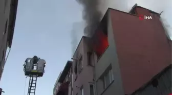 Beyoğlu'nda 4 katlı binanın çatı katında yangın çıktı