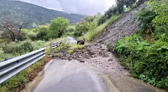 İtalya'da şiddetli yağış, sel ve toprak kaymasına yol açtı