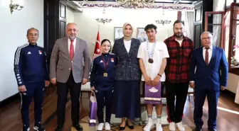 Afyonkarahisar Valisi Sporun Gençlerin Kişilik Gelişimindeki Önemine Dikkat Çekti