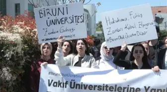 Vakıf Üniversitesi öğrencileri eğitim ücretlerine yapılan zamları protesto etti