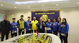 MKE Ankaragücü Boks Takımı Başarılarıyla Kulüp Başkanını Ziyaret Etti