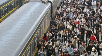 Çin'de İşçi Bayramı Tatilinde Yolcu Trafiğinde Patlama Yaşandı