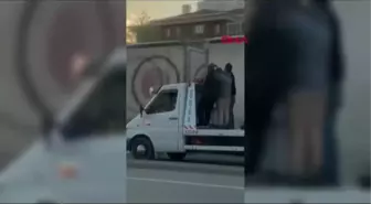 Çekmeköy'de tehlikeli yolculuk kamerada