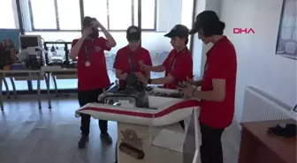 DENİZDE BOĞULMALARI ÖNLEMEK İÇİN TASARLADIKLARI ARAÇLA TEKNOFEST'TE 3'ÜNCÜ OLDULAR