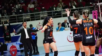 Eczacıbaşı Dynavit, THY'yi yenerek Sultanlar Ligi finale yükseldi