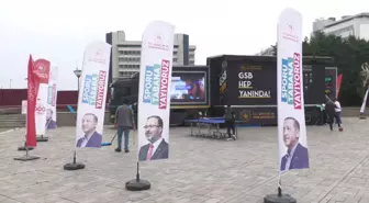 Gençlik ve Spor Bakanlığı TIR'ı İzmir'de tepki çekti
