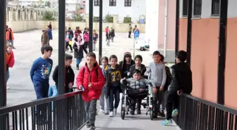 Kendileri küçük yürekleri büyük çocuklar