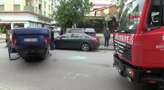SANCAKTEPE'DE PARK HALİNDEKİ ARACA ÇARPIP TAKLA ATTI