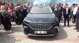 Togg Amasya'da Görücüye Çıktı, Vatandaşlar Selfie Yaptı