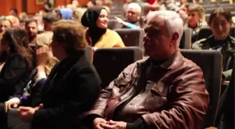 'Yaşamak mı, yoksa ölmek mi?' oyununa usta sanatçılardan tam not