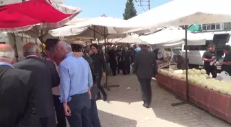 İYİ Parti Milletvekili Adayı Semt Pazarında Esnafı Dinledi