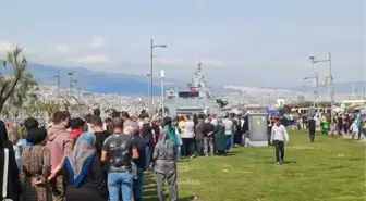 TCG Anadolu İzmir'de yoğun ilgi gördü