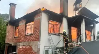 Yangında yaşamını yitiren anne ve oğlu toprağa cerildi