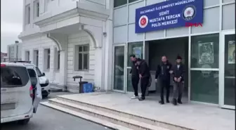 Sultangazi'de Otomobili Parçalayıp Bıçakla Dehşet Saçtılar, 2 Yaralı