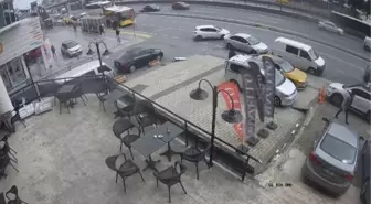 Motosikletli Sürücü Makas Atan Otomobile Çarptı