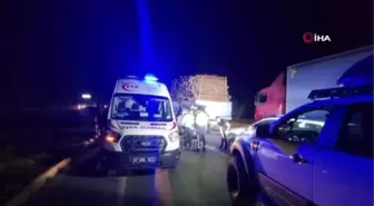 Odun yüklü kamyona çarpan aracın sürücüsü olay yerinde hayatını kaybetti