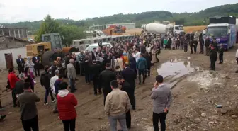 Bakan Özer: 'Ünye-Akkuş-Niksar yolu ekonomi çarkı için Akdeniz'i Karadeniz'e bağlayan bir yoldur'