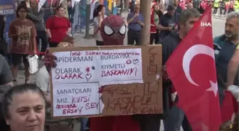 İzmir'de AK Parti'den Miting Havasında Konser