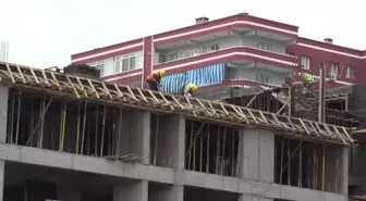 İzmir Büyükşehir Belediye Başkanı Tunç Soyer, Karşıyaka Örnekköy Kentsel Dönüşüm Projesi'nde Hak Sahipleriyle Bir Araya Geldi