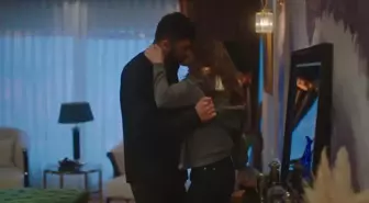 Yeni boşanan ve boşanmasıyla gündemden düşmeyen oyuncu Demet Özdemir'in Adım Farah dizisindeki yatak sahnesi sosyal medyada 1.5 milyon izlendi
