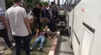 Motokurye otobüs ile refüj arasında sıkıştı, yaralıya ilk yardım AK Parti ekibinden geldi