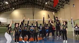 Oltu'da voleybol rüzgarı esti