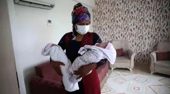 Depremde enkaz altında doğan ikiz bebekler annelerine kavuştu
