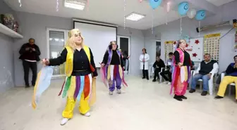 Derince Engelsiz Yaşama Destek Merkezinde 4 kursiyerin doğum günü kutlandı