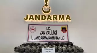 Van'da kayalıklara gizlenmiş 36 kilogram esrar ele geçirildi