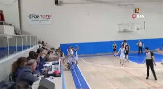 Belediye başkanı basketbol takımında