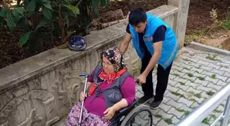 Gazipaşa Devlet Hastanesi, sandığa gitmekte güçlük çeken vatandaşlara taşıma hizmeti verdi