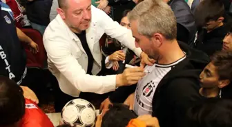 Eski Milli Futbolcu Nihat Kahveci Akşehirlilerle buluştu