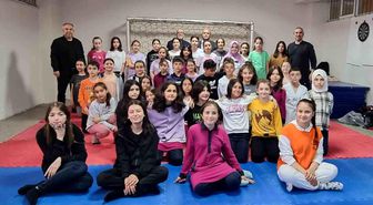 Hızır Bey İmam Hatip Orta Okulu'nda Taekwondo Kuşak Sınavı Yapıldı