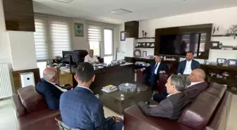 AK Parti İstanbul Milletvekili İsmail Erdem Ataşehir'de iş yerlerini ziyaret etti