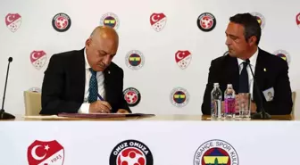 Fenerbahçe'nin deprem bölgesine konteyner bağışı imzalandı