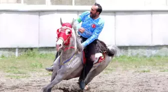 Erzurum'da dostluk maçında ciritçi kalp krizi geçirdi