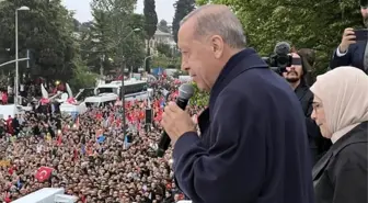 Son Dakika! Cumhurbaşkanı Erdoğan Kısıklı'da evinin önünde kalabalığa hitap etti: Milletime şükranlarımı sunuyorum